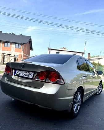 Honda Civic cena 26900 przebieg: 147500, rok produkcji 2008 z Łaskarzew małe 106